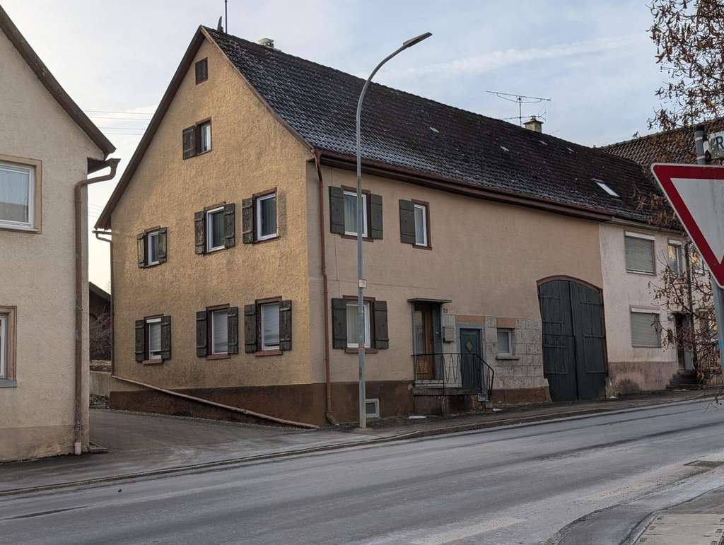 Immobilie in Riedlingen - Einfamilienhaus / Bauernhaus mit Scheune und Gartenhaus & Ausbaupotenzial - Bild 0