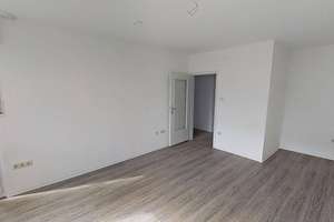 Ihr neues Wohlfühldomizil: Gepflegte 3-Zimmer-Wohnung mit Einbauschränken & Balkon – Lahrkampstraße 17, 33104 Schloß Neuhaus, Paderborn – Vorschaubild 2