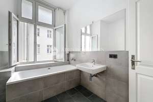 Eleganz trifft Moderne – 3-Zimmer-Altbau mit Loggia frisch saniert. – Detmolder Str. 66, 10715 Wilmersdorf, Berlin – Vorschaubild 30