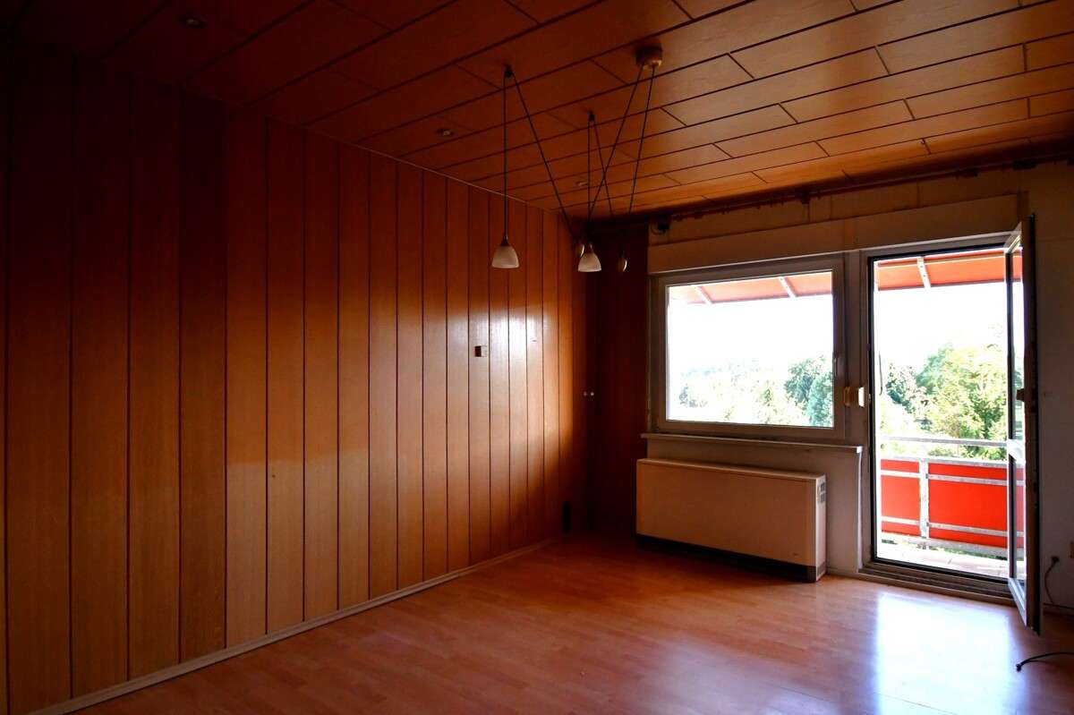 Sanierungsbedürftige 3-Zimmer-Wohnung mit Balkon und guter Aussicht, Börde Kreis – Bild 3