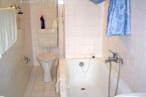 - Nähe U9-Güntzelstr./ Schöne ruhige Altbauwohnung für Selbstnutzer oder Anleger - – Die vollständige Adresse der Immobilie erhältst du vom Anbieter., 10717 Wilmersdorf, Berlin – Vorschaubild 4