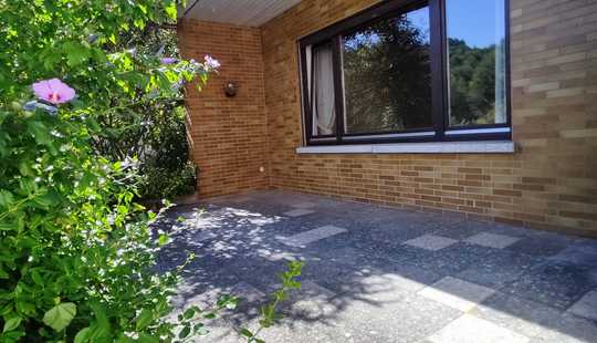 Bild von Für Naturliebhaber & Gartenfreunde: Einfamilienh. mit Garage, Terrasse, großem Garten & Gartenhaus