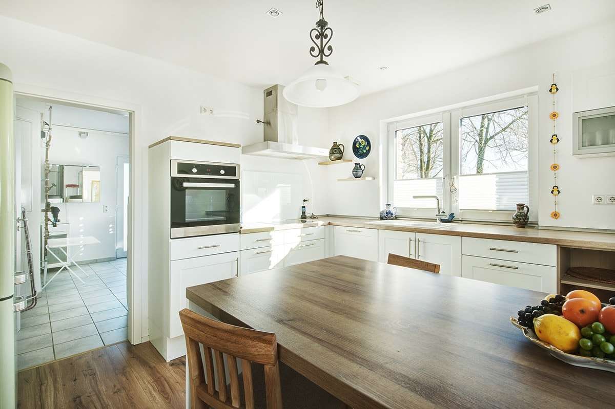 Immobilie in Helmenzen - Exklusives und besonders hochwertig ausgestattetes Zweifamilienhaus in Ortslage; barrierefrei - Bild 4