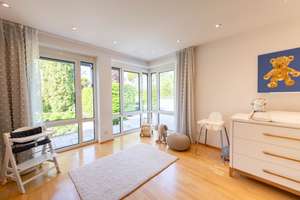 EXKLUSIVE PREMIUM-VILLA IN BESTLAGE ! BURGBLICK - HALLENBAD - TIEFGARAGE - SPA - – Schweitzerstraße 7, 84489 Burghausen – Vorschaubild 13