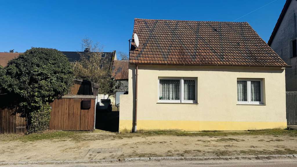 Immobilie in Wusterwitz - Kleines Haus auf großem Grundstück - Bild 1