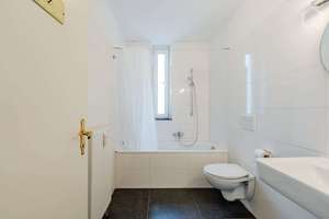 Bezugsfreie Single-Wohnung mit Innenhofblick im Simon-Dach-Viertel – Dirschauer Straße 3, 10245 Friedrichshain, Berlin – Vorschaubild 13