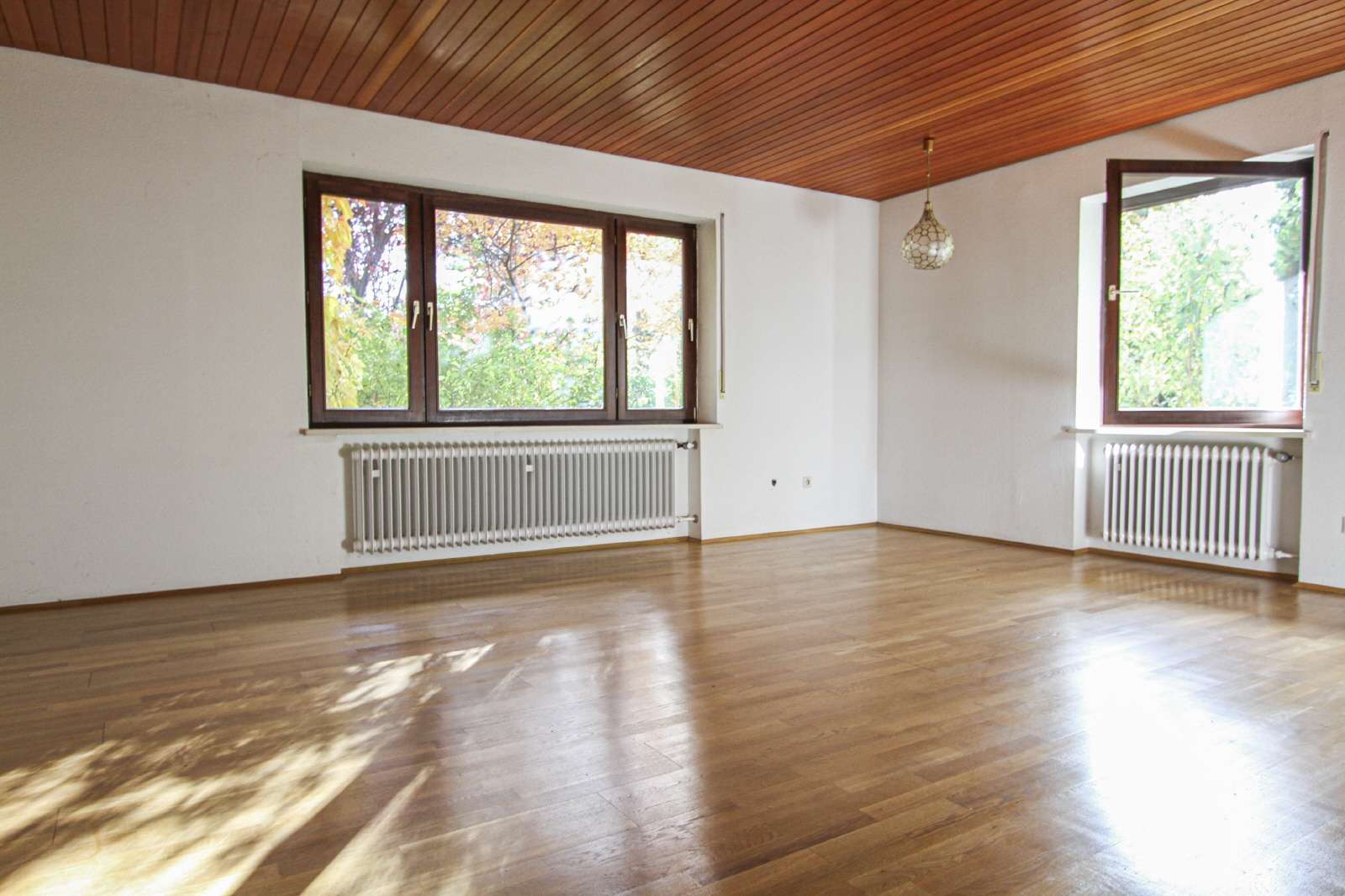 Immobilie in Inning am Ammersee - INNING: GROSSES ANWESEN AUF IDYLLISCHEM HANGGRUNDSTÜCK - Bild 4