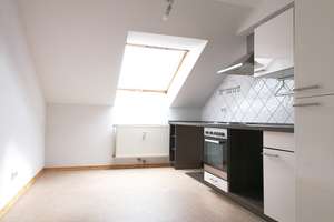 3-4 Zi.-Wohn. Stadtmitte "Ausgebauter Dachspitze" m² ca. 75qm, nach DIN ca. 60qm -provisionsfrei- – Die vollständige Adresse der Immobilie erhältst du vom Anbieter., 65183 Westend / Bleichstraße, Wiesbaden – Vorschaubild 2