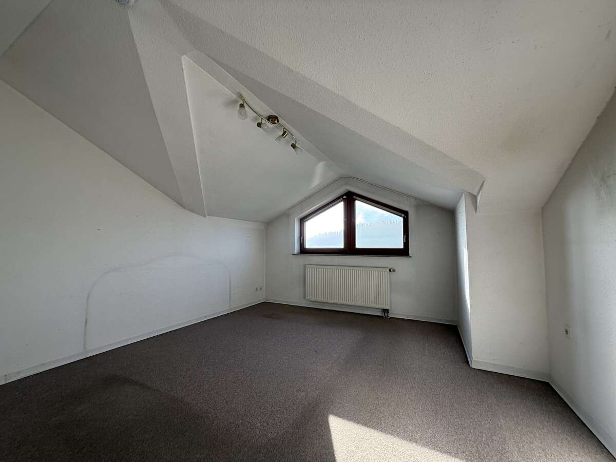 Immobilie in Fichtenberg - DOPPELHAUSHÄLFTE MIT EINLIEGERWOHNUNG IN FICHTENBERG - Bild 9