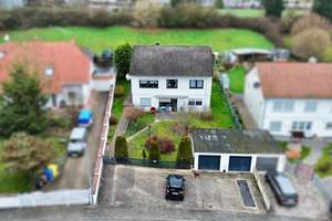 Gepflegtes Wohnhaus mit Einliegerwohnung auf großem Grundstück in ruhiger Lage von Zweibrücken – Die vollständige Adresse der Immobilie erhältst du vom Anbieter., 66482 Bubenhausen, Zweibrücken – Vorschaubild 1