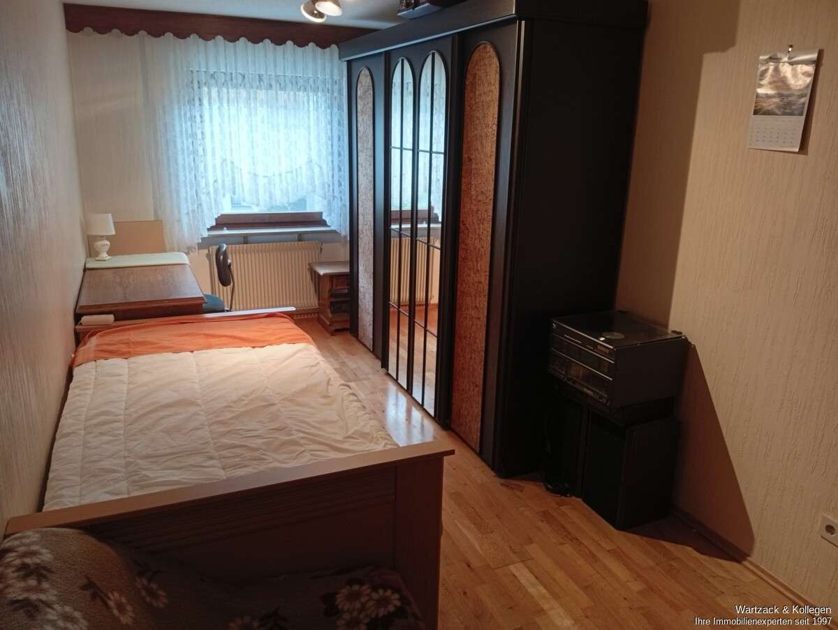 Immobilie in Schwanstetten - Reiheneckhaus mit fast 150 m² Wohnfläche, schönem Grundstück, Wintergarten und Doppelgarage - Bild 9