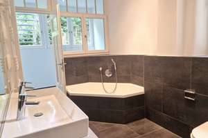 Erstbezug nach Sanierung: Lichtdurchflutete Altbauwohnung mit Wintergarten & Terrasse – Die vollständige Adresse der Immobilie erhältst du vom Anbieter., 70197 Rotebühl, Stuttgart – Vorschaubild 8