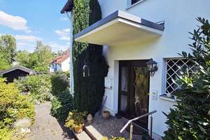 Familienidyll in ruhiger Lage von Naurod - Reihenendhaus mit Garten, Dachstudio und Einliegerwohnung