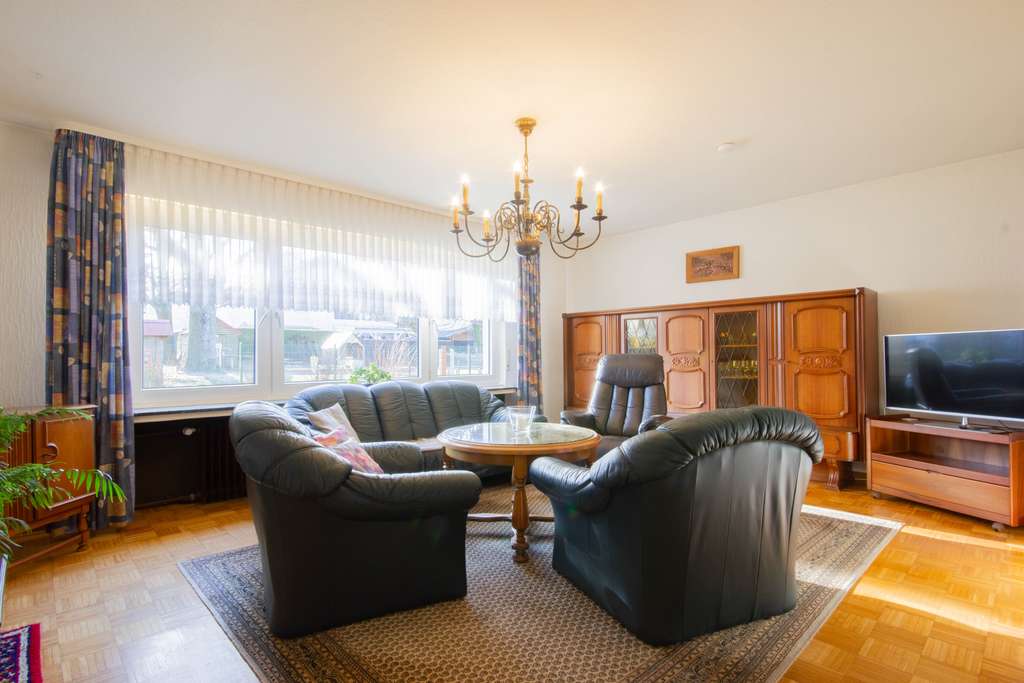 Immobilie in Ense - Zentral gelegenes, solides Wohnhaus auf großem Grundstück in Ense-Höingen - Bild 2