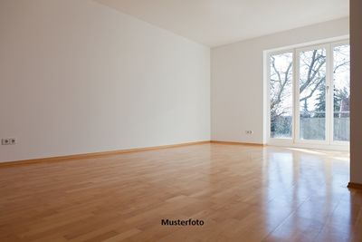 2-Zimmer-Wohnung nebst Terrasse und Stellplatz
