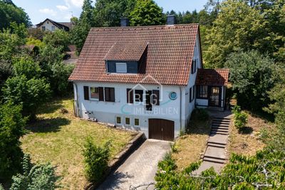 Wohnen mit Freiraum – Einfamilienhaus auf über 2.500 m² Grundstück