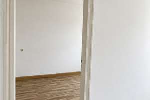 Stilvolle 4-Zimmer-Altbauwohnung in Stuttgart-Ost – frisch renoviert mit neuer Einbauküche – Hornbergstraße 51, 70188 Gaisburg, Stuttgart – Vorschaubild 5