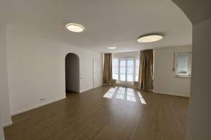 Großzügige 5,5-Zi.-Maisonette (138 m²) mit Dachstudio, 3 Balkonen & 2xTG