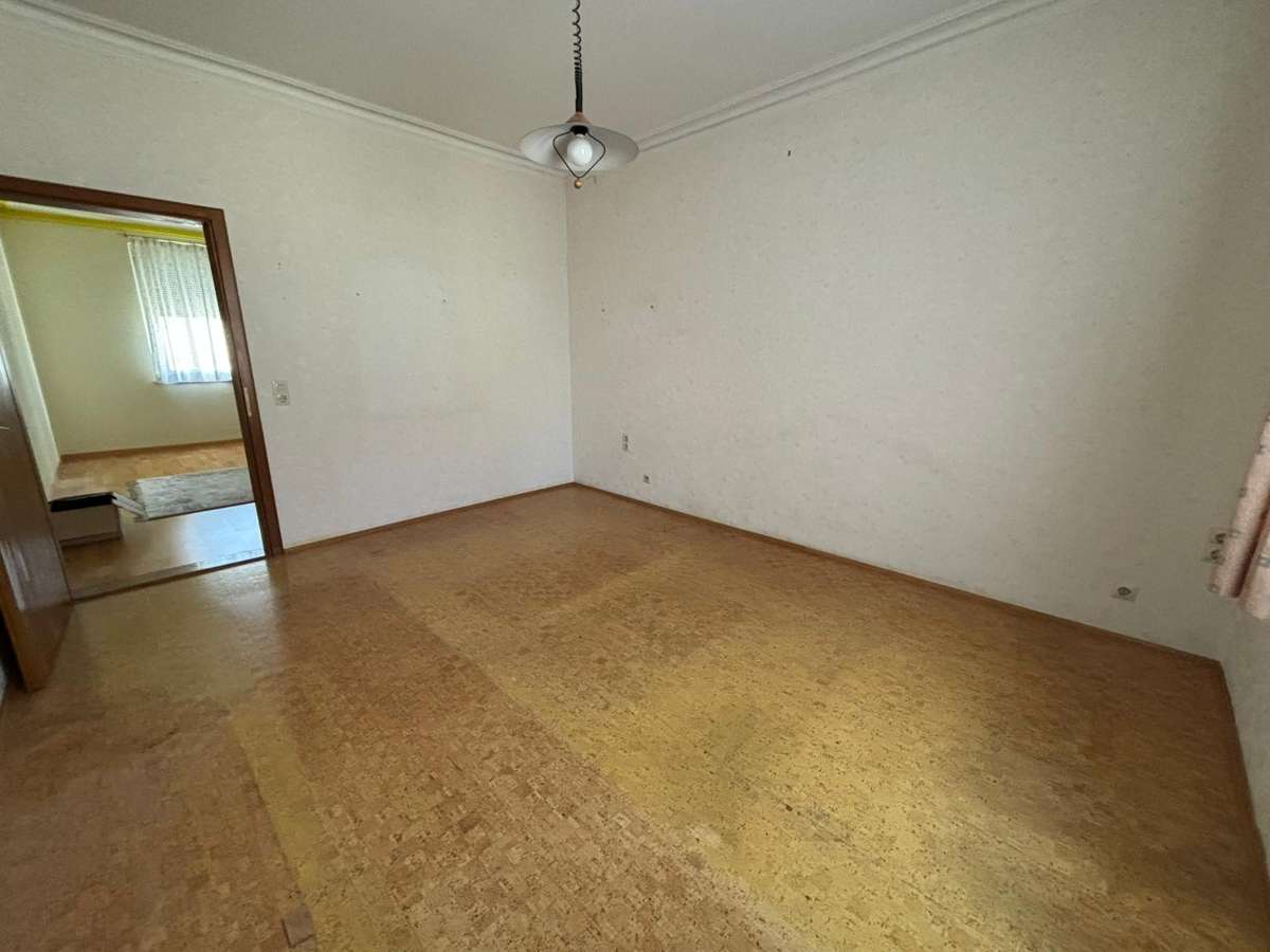 Immobilie in Weingarten - Großzügige 4-Zimmer-Wohnung in zentraler Lage von Weingarten - Bild 12