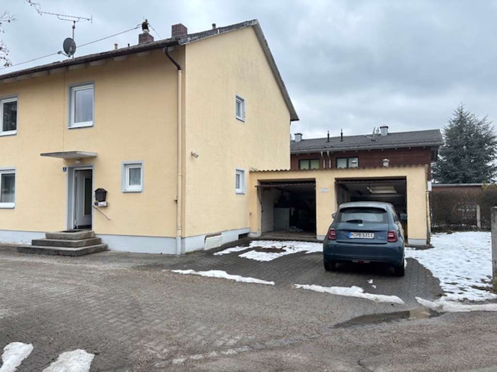 Immobilie in Pliening - Pliening  -  Landkreis Ebersberg, 2-Familien-Haus,  Altbestand mit Entwicklungspotential - Bild 2