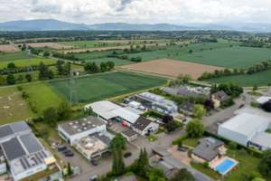 Vielseitiges Gewerbeareal mit Wohnhaus in Bahlingen - Drei Hallen im attraktiven Mischgebiet – Die vollständige Adresse der Immobilie erhältst du vom Anbieter., 79353 Bahlingen am Kaiserstuhl – Vorschaubild 2