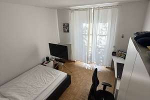 Lebendiges Stadtleben: 5-Zimmer-Wohnung in der Regensburger Innenstadt