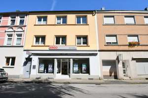 Charmantes Zweifamilienhaus mit Ladenlokal u. sonnigem Garten!