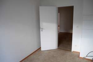 MZ-Kastel: Helle 2-Zimmer-Wohnung; modernes Wannenbad; Laminatboden; kleiner Balkon; Garage möglich – Die vollständige Adresse der Immobilie erhältst du vom Anbieter., 55252 Mainz-Kastel, Wiesbaden – Vorschaubild 25