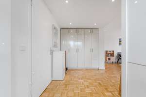 Hochwertig modernisierte 4-Zimmer-Wohnung mit West-Loggia in Golzheim! – Die vollständige Adresse der Immobilie erhältst du vom Anbieter., 40476 Stadtmitte, Düsseldorf – Vorschaubild 9