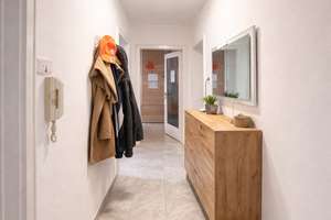 Lichtdurchflutete 3 Zi.-Wohnung in kleiner Wohnanlage mit großem Süd-Balkon, sep. Küche & gr. Keller – Die vollständige Adresse der Immobilie erhältst du vom Anbieter., 82256 Fürstenfeldbruck – Vorschaubild 7