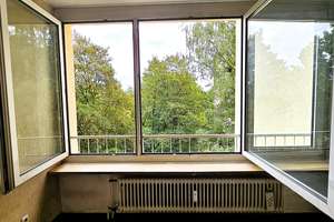 Ruhige, sonnige 4-Zimmer- Wohnung mit Blick ins Grüne und viel Gestaltungspotential – Franz-Wolter-Straße 2, 81925 Oberföhring, München – Vorschaubild 4