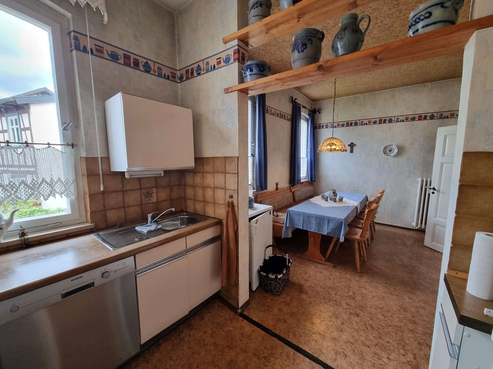 Immobilie in Untermerzbach - Großzügiges Wohnhaus mit Gewerbeeinheit, Garagen und kleinem Garten in zentraler Lage von Untermer - Bild 12