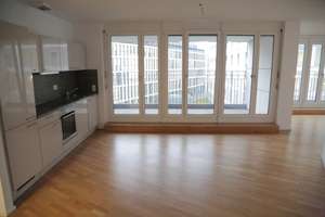 Lichtdurchflutete 3-Zi.-Wohnung mit zwei Balkonen und Stellplatz – exklusiv & komfortabel wohnen – Mailänder Platz 19, 70173 Europaviertel, Stuttgart – Vorschaubild 3