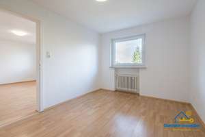 Traumhafter Domblick & Südwest-Hanglage: Großzügiges Wohnhaus mit Einliegerpotenzial – Die vollständige Adresse der Immobilie erhältst du vom Anbieter., 93055 Brandlberg-Keilberg, Regensburg – Vorschaubild 14