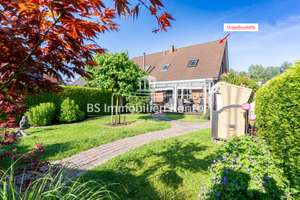 Constantia-West! Doppelhaushälfte mit Carport, überdachter Terrasse, Gartenhaus und Gartenanlage in 