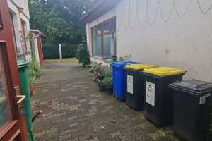 Wohnhaus mit Grundstückseinfahrt, Garage und Garten – Meerane, Zwickau (Kreis), 8393 Zwickau (Kreis) – Vorschaubild 2