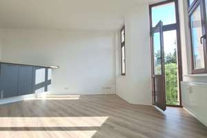 zentrale 2-Zimmer-Wohnung mit französischem Balkon