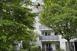Große 3-Zimmer-Wohnung in Stuttgart-Süd mit 2 Bädern, Balkon und toller Aussicht - provisionsfrei