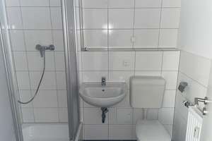 Helle + renovierte 2-Zimmer-Wohnung mit Balkon, guter Schnitt, separate Küche, Duschbad, Aufzug – Kurt-Schumacher-Straße 12, 38102 Viewegsgarten-Bebelhof, Braunschweig – Vorschaubild 9