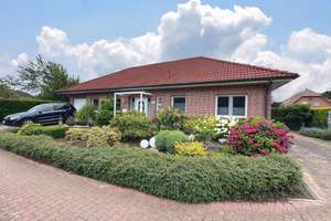 Exklusiver Winkelwalmdach-Bungalow in schöner Sackgassenlage – Die vollständige Adresse der Immobilie erhältst du vom Anbieter., 26907 Walchum – Vorschaubild 2