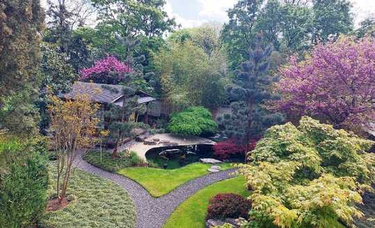 Etwas Besonderes: Haus mit stilvoll angelegtem japanischen Garten!