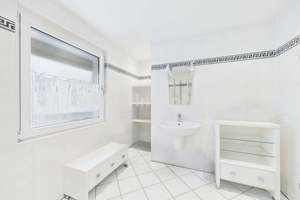 Ein Haus für Familie und neue Kapitel. – Die vollständige Adresse der Immobilie erhältst du vom Anbieter., 60529 Schwanheim, Frankfurt am Main – Vorschaubild 12