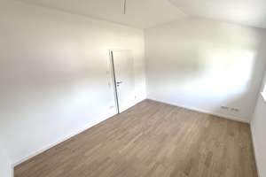 ERSTBEZUG! Sonnige und moderne 3-Zimmer-Dachgeschoss-Wohnung mit Balkon in Kirchheim bei München – Lavendelweg 8, 85551 Kirchheim bei München – Vorschaubild 11