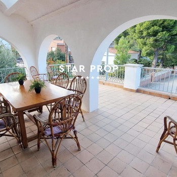 Penthouse mit großer Terrasse, Garten und Aussicht in Colera