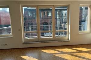 Seltene Gelegenheit: 2 Zimmer Maisonettewohnung im Herzen von Ottensen – sofort verfügbar! – Völckersstraße 7-9, 22765 Ottensen, Hamburg – Vorschaubild 2