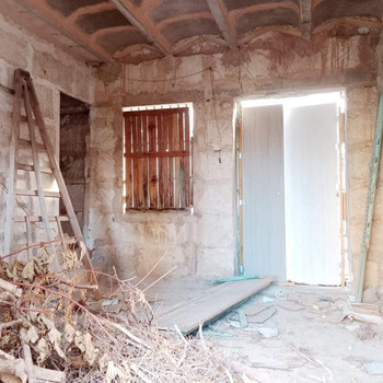 Charmantes Haus in Lloseta mit 95 m² Garten – Renovierungsbedürftig