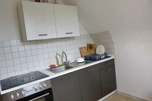 Gepflegte Dachgeschosswohnung mit Einbauküche - ideal für Paare, Singles oder als WG – Birkenweg 13, 27576 Lehe, Bremerhaven – Vorschaubild 4