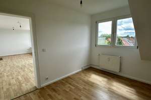 Schwachhausen umfangreich modernisierte 2,5 Zi. DG-Whg. m. Dachterrasse und Kamin, EBK und Bad neu – Die vollständige Adresse der Immobilie erhältst du vom Anbieter., 28213 Neu-Schwachhausen, Bremen – Vorschaubild 10