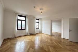 Stilvolles Altbaujuwel – Helle 4-Zimmer-Wohnung mit großzügigem Grundriss
