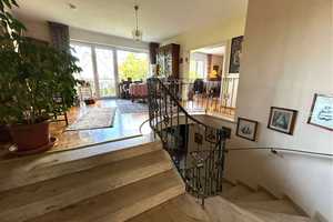 Villa mit 300 m² Wfl. auf 2 Ebenen in schöner Lage auf 1.148 m² großem Gartengrundstück! – Hochtaunuskreis – Vorschaubild 1